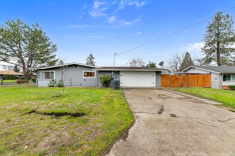 Tiny photo for 856 Murphy Road, Medford, OR 97504 (MLS # 220213140)