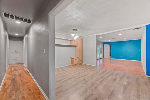 Tiny photo for 856 Murphy Road, Medford, OR 97504 (MLS # 220213140)