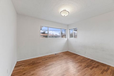 Tiny photo for 856 Murphy Road, Medford, OR 97504 (MLS # 220213140)