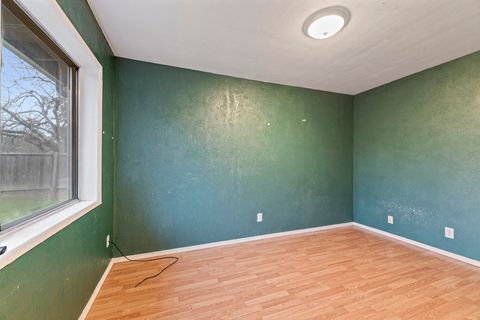 Tiny photo for 856 Murphy Road, Medford, OR 97504 (MLS # 220213140)