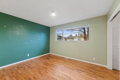 Tiny photo for 856 Murphy Road, Medford, OR 97504 (MLS # 220213140)