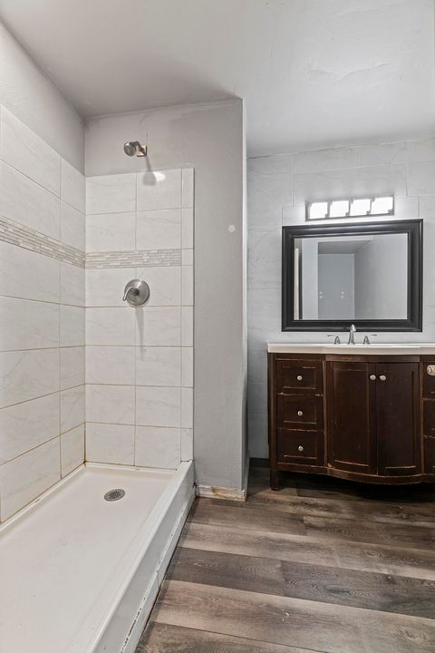 Tiny photo for 856 Murphy Road, Medford, OR 97504 (MLS # 220213140)