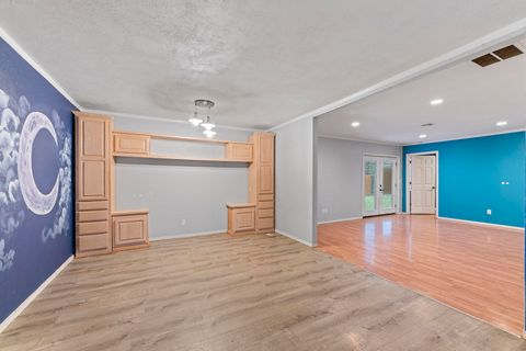 Tiny photo for 856 Murphy Road, Medford, OR 97504 (MLS # 220213140)