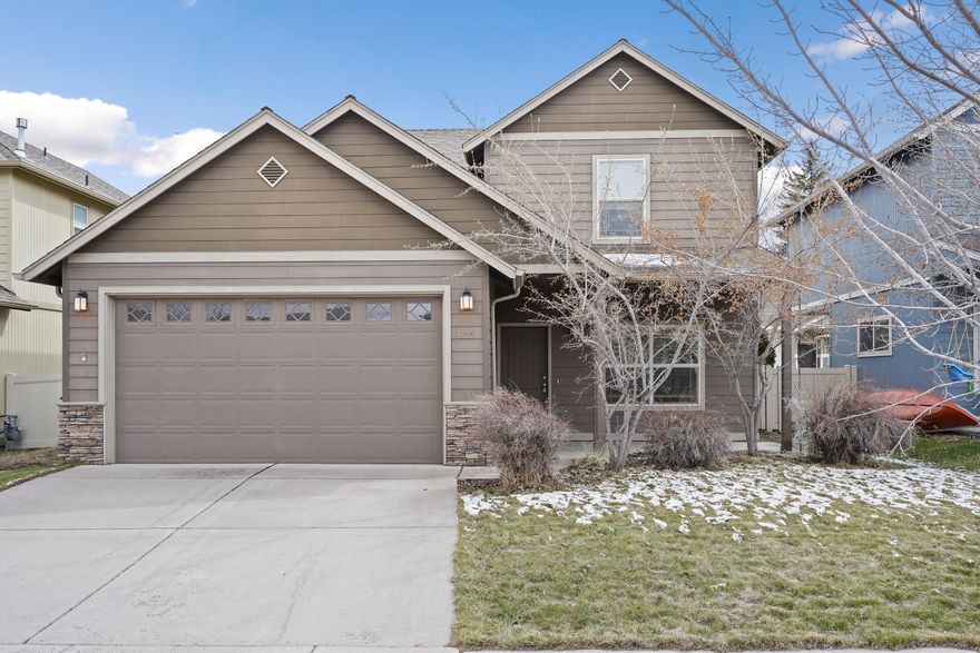 Fantastic Location and Beautiful Home! Easy access to everything in Bend, close to parks and the new swim center. This home features fresh interior paint, 3 bedrooms, 2.5 bath, with all new kitchen appliances, and newer LVP flooring and a large garage. A small covered patio for barbecuing and a large cement patio to enjoy your mornings and evenings.