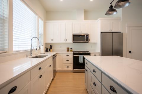 Tiny photo for 202 Bogey Lane, Eagle Point, OR 97524 (MLS # 220219460)