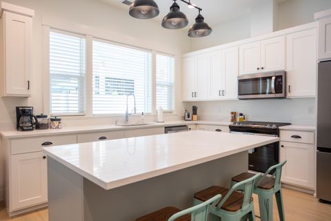 Tiny photo for 202 Bogey Lane, Eagle Point, OR 97524 (MLS # 220219460)