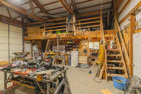 Tiny photo for 23125 Sprague River Road, Sprague River, OR 97639 (MLS # 220224306)