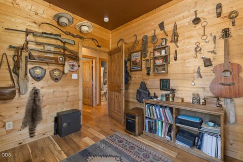 Tiny photo for 23125 Sprague River Road, Sprague River, OR 97639 (MLS # 220224306)