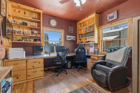 Tiny photo for 23125 Sprague River Road, Sprague River, OR 97639 (MLS # 220224306)