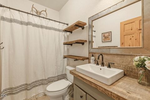 Tiny photo for 23125 Sprague River Road, Sprague River, OR 97639 (MLS # 220224306)