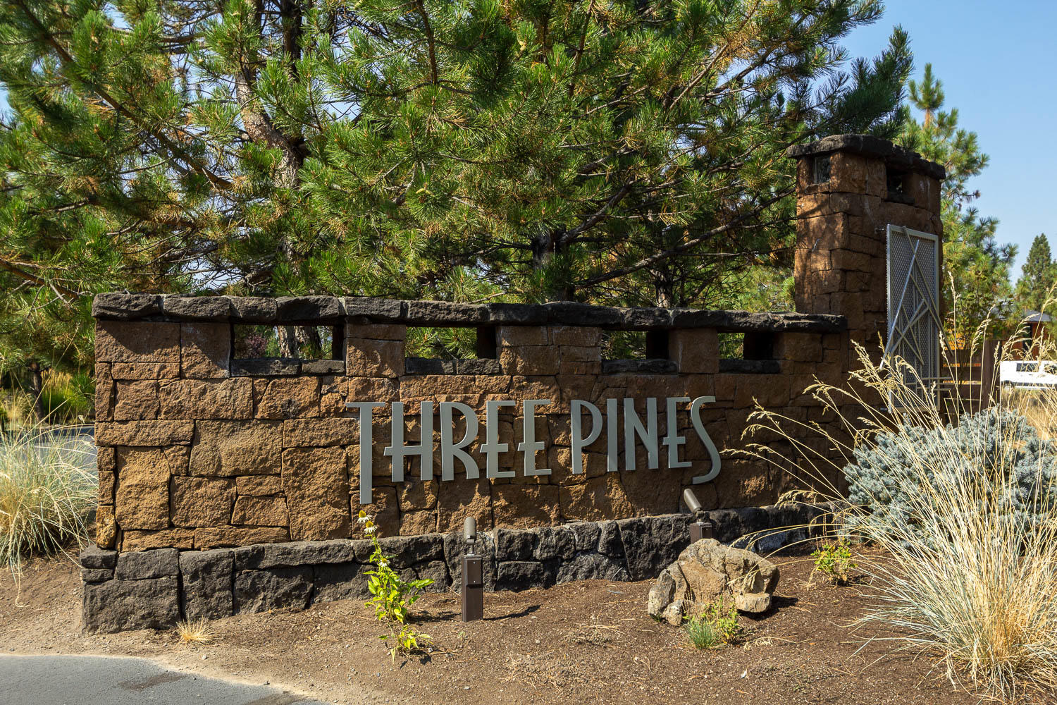 Three Pines - Residential