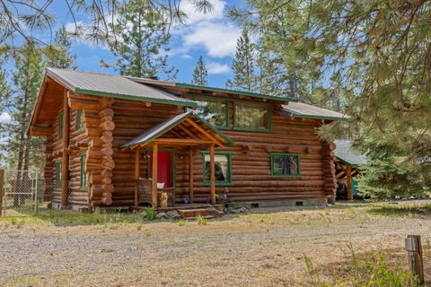 Photo of 16765 Pine Place, La Pine, OR 97739 (MLS # 220221916)