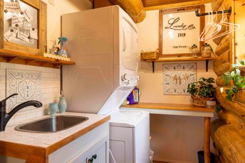 Tiny photo for 16765 Pine Place, La Pine, OR 97739 (MLS # 220221916)
