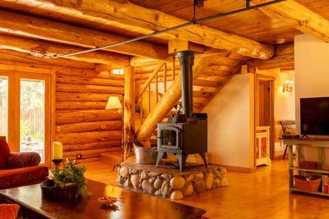 Tiny photo for 16765 Pine Place, La Pine, OR 97739 (MLS # 220221916)