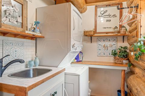 Tiny photo for 16765 Pine Place, La Pine, OR 97739 (MLS # 220221916)
