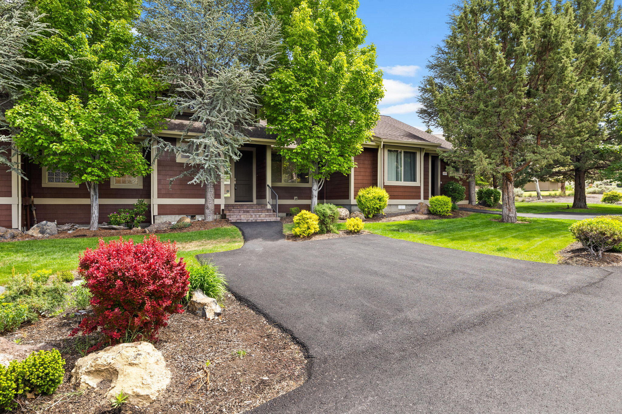1277 Highland View Loop