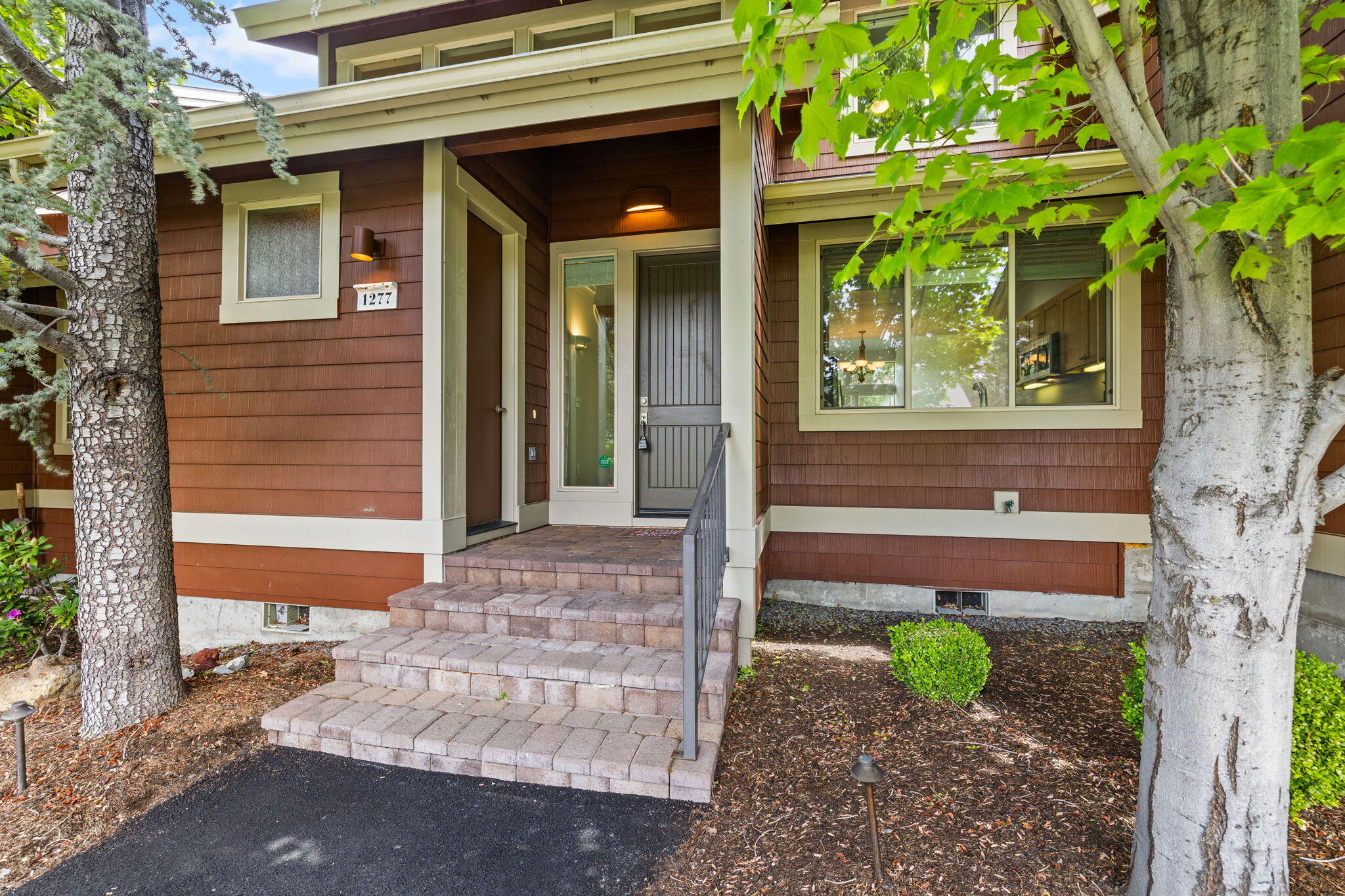 1277 Highland View Loop