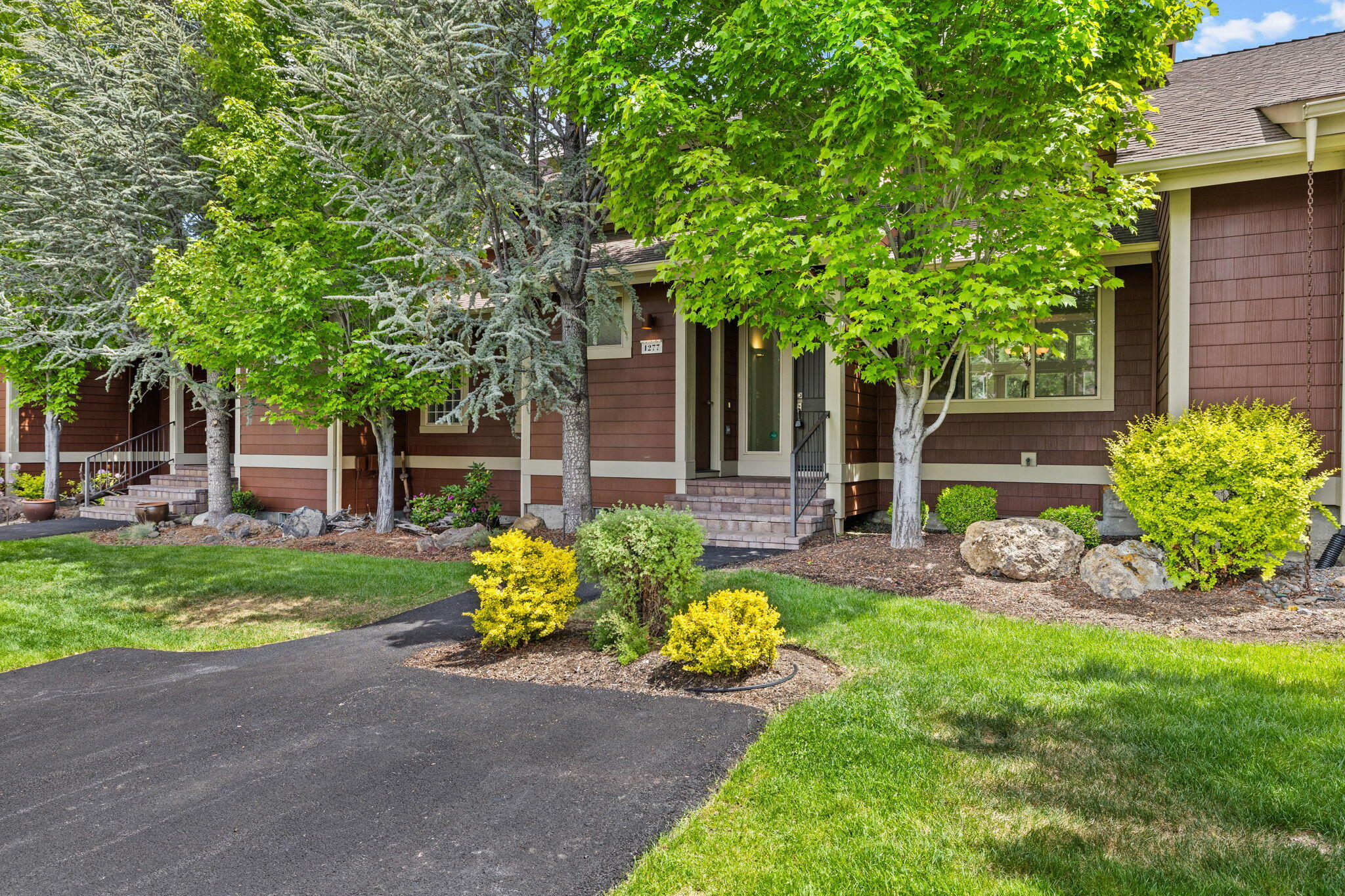 1277 Highland View Loop