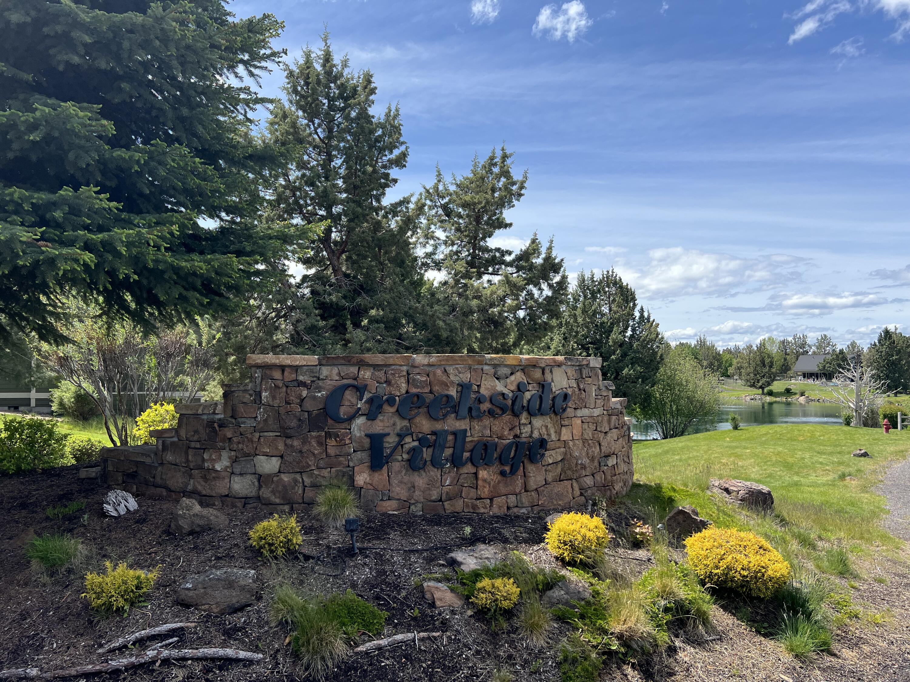 1277 Highland View Loop