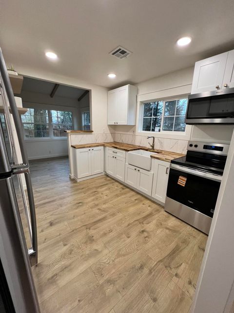 Tiny photo for 191 Dutcher Creek Road, Grants Pass, OR 97527 (MLS # 220213832)