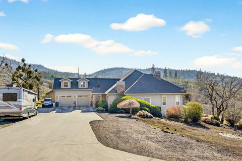 Tiny photo for 4182 N Roxy Drive, Medford, OR 97504 (MLS # 220215071)