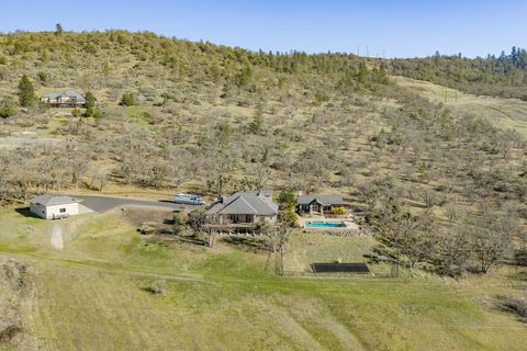 Tiny photo for 4182 N Roxy Drive, Medford, OR 97504 (MLS # 220215071)