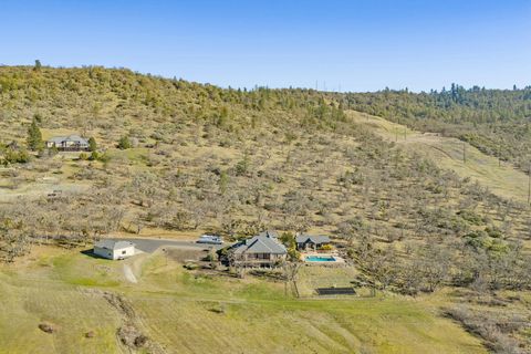 Tiny photo for 4182 N Roxy Drive, Medford, OR 97504 (MLS # 220215071)