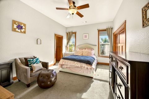 Tiny photo for 4182 N Roxy Drive, Medford, OR 97504 (MLS # 220215071)