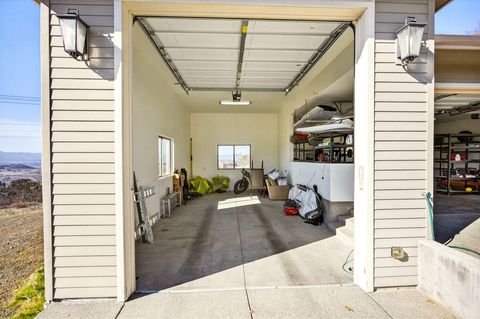 Tiny photo for 4182 N Roxy Drive, Medford, OR 97504 (MLS # 220215071)