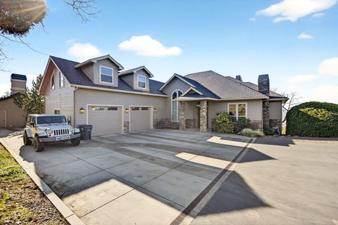 Tiny photo for 4182 N Roxy Drive, Medford, OR 97504 (MLS # 220215071)