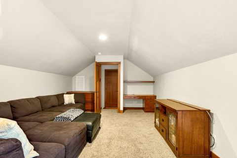Tiny photo for 4182 N Roxy Drive, Medford, OR 97504 (MLS # 220215071)