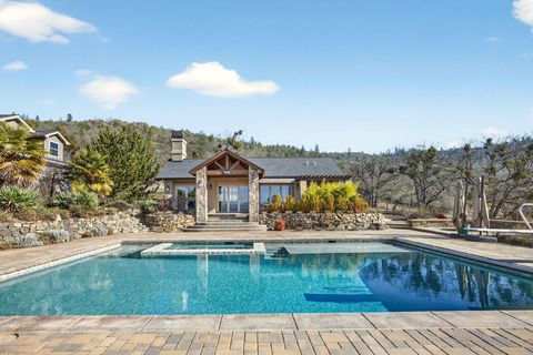 Tiny photo for 4182 N Roxy Drive, Medford, OR 97504 (MLS # 220215071)