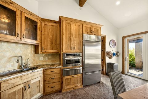 Tiny photo for 4182 N Roxy Drive, Medford, OR 97504 (MLS # 220215071)