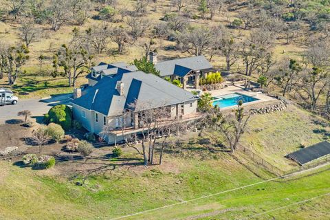 Tiny photo for 4182 N Roxy Drive, Medford, OR 97504 (MLS # 220215071)