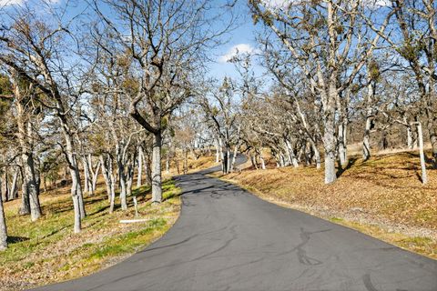 Tiny photo for 4182 N Roxy Drive, Medford, OR 97504 (MLS # 220215071)