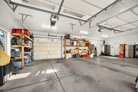 Tiny photo for 4182 N Roxy Drive, Medford, OR 97504 (MLS # 220215071)