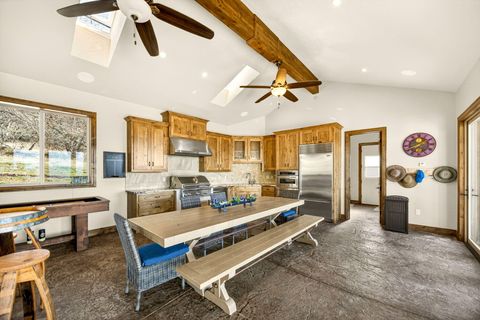 Tiny photo for 4182 N Roxy Drive, Medford, OR 97504 (MLS # 220215071)