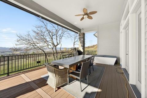 Tiny photo for 4182 N Roxy Drive, Medford, OR 97504 (MLS # 220215071)