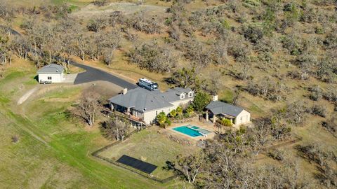 Tiny photo for 4182 N Roxy Drive, Medford, OR 97504 (MLS # 220215071)