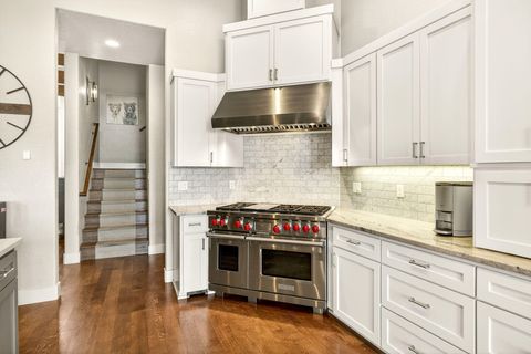 Tiny photo for 4182 N Roxy Drive, Medford, OR 97504 (MLS # 220215071)