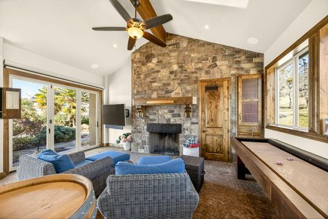 Tiny photo for 4182 N Roxy Drive, Medford, OR 97504 (MLS # 220215071)