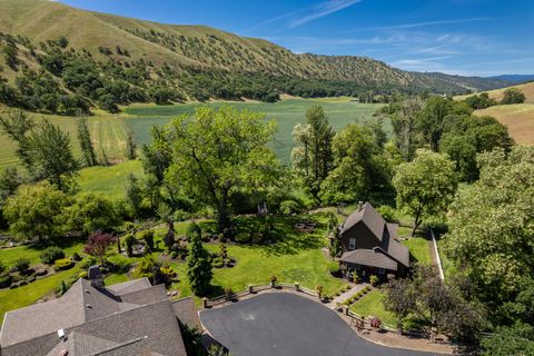 Tiny photo for 6100 Eightmile Road, The Dalles, OR 97058 (MLS # 220220770)