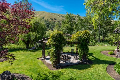 Tiny photo for 6100 Eightmile Road, The Dalles, OR 97058 (MLS # 220220770)