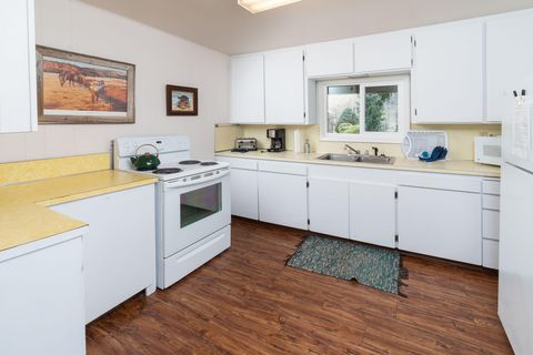 Tiny photo for 6100 Eightmile Road, The Dalles, OR 97058 (MLS # 220220770)