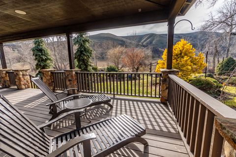Tiny photo for 6100 Eightmile Road, The Dalles, OR 97058 (MLS # 220220770)