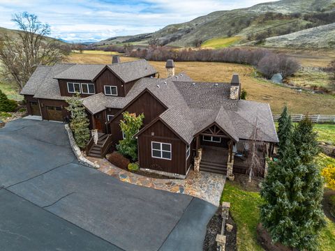 Tiny photo for 6100 Eightmile Road, The Dalles, OR 97058 (MLS # 220220770)
