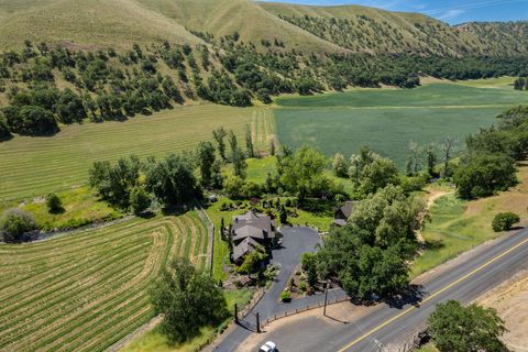 Tiny photo for 6100 Eightmile Road, The Dalles, OR 97058 (MLS # 220220770)