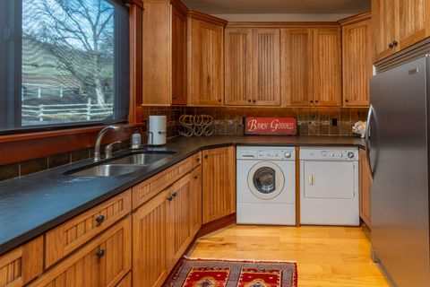 Tiny photo for 6100 Eightmile Road, The Dalles, OR 97058 (MLS # 220220770)