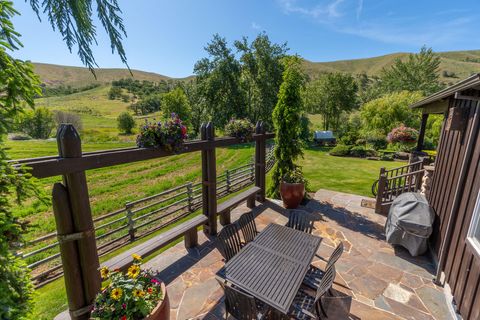 Tiny photo for 6100 Eightmile Road, The Dalles, OR 97058 (MLS # 220220770)