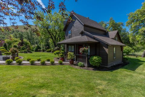 Tiny photo for 6100 Eightmile Road, The Dalles, OR 97058 (MLS # 220220770)